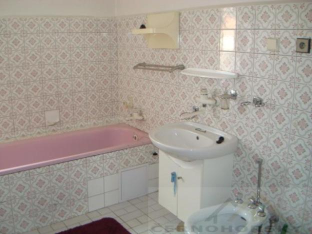 Prodej rodinného domu, Kněževes, 400 m2