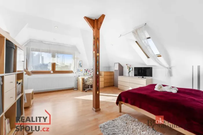 Prodej rodinného domu, Veleň, U studánky, 184 m2