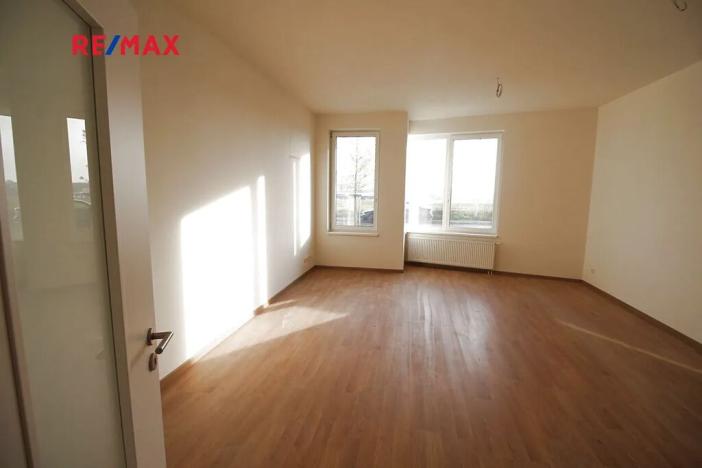 Prodej bytu 1+kk, Praha - Dolní Počernice, Černodolská, 39 m2