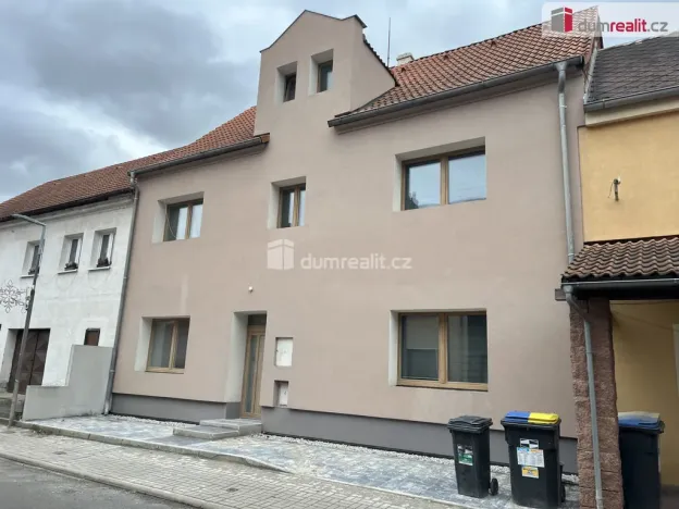 Prodej rodinného domu, Modlany, 204 m2