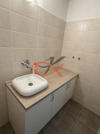 Pronájem kanceláře, Rožnov pod Radhoštěm, Tyršovo nábřeží, 27 m2