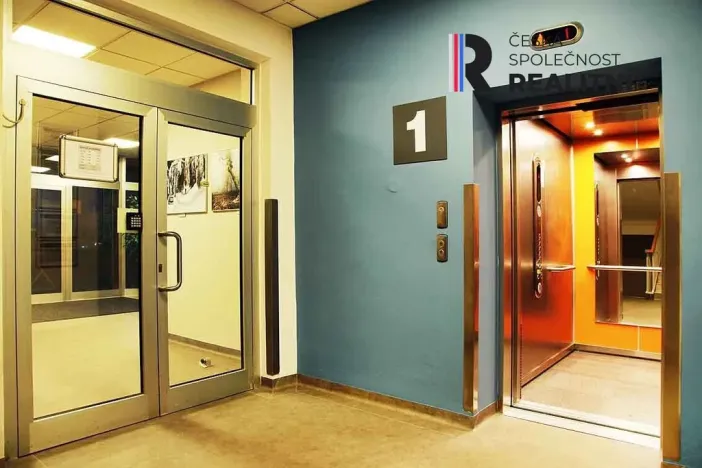 Pronájem kanceláře, Zlín, Kvítková, 82 m2