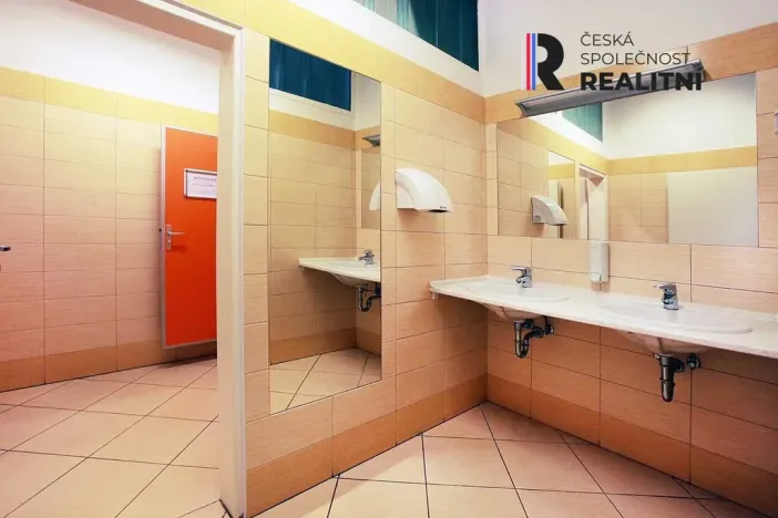 Pronájem kanceláře, Zlín, Kvítková, 82 m2