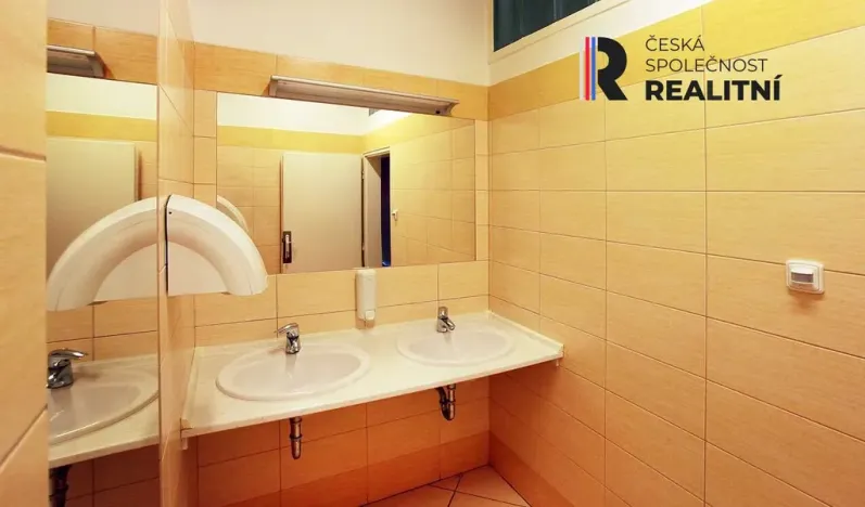 Pronájem kanceláře, Zlín, Kvítková, 82 m2