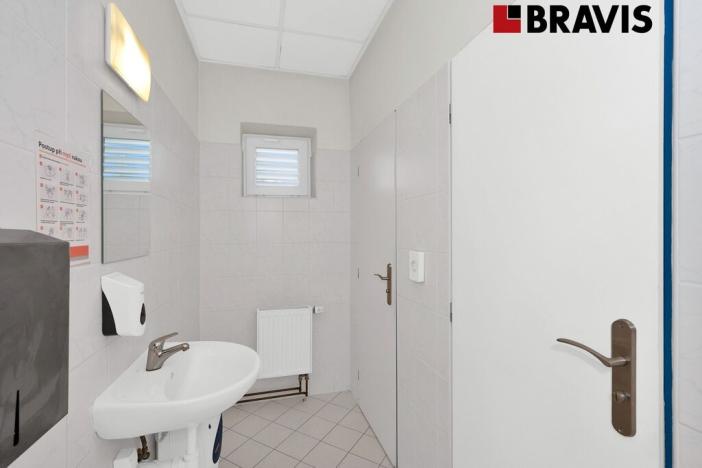 Pronájem kanceláře, Blansko, Čapkova, 1385 m2