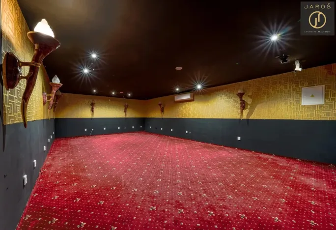 Prodej obchodního prostoru, Petrovice, 450 m2