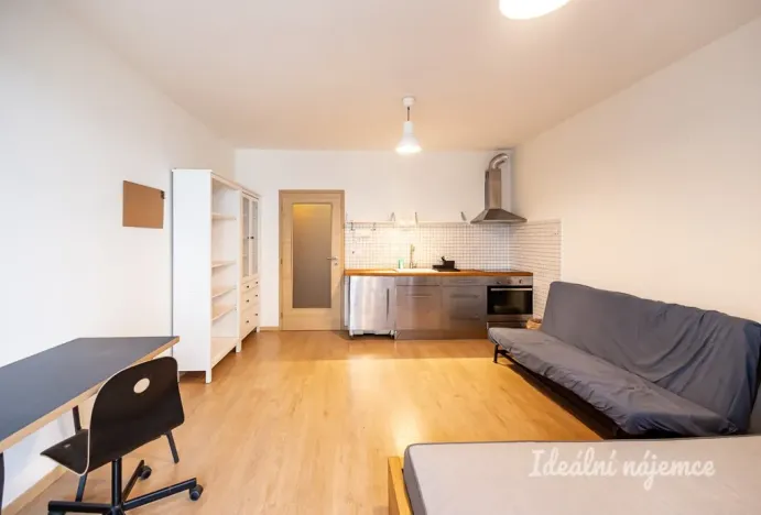 Pronájem bytu 1+kk, Praha - Vysočany, Sousedíkova, 31 m2
