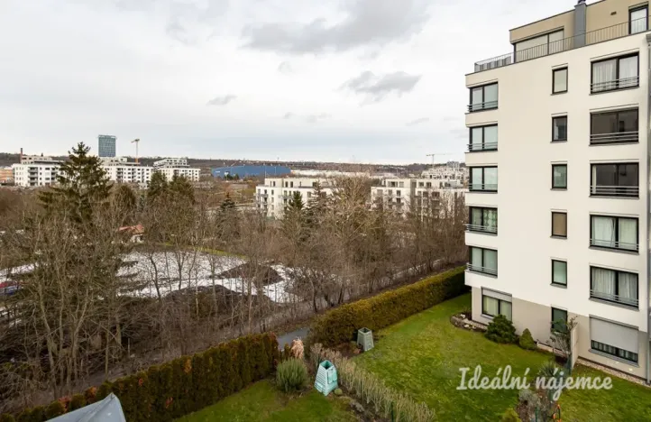 Pronájem bytu 1+kk, Praha - Vysočany, Sousedíkova, 31 m2