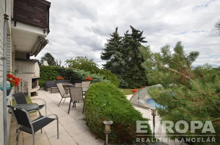 Prodej rodinného domu, Praha - Suchdol, Armádní, 400 m2