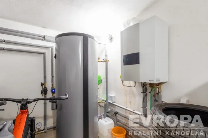 Prodej rodinného domu, Praha - Suchdol, Armádní, 400 m2