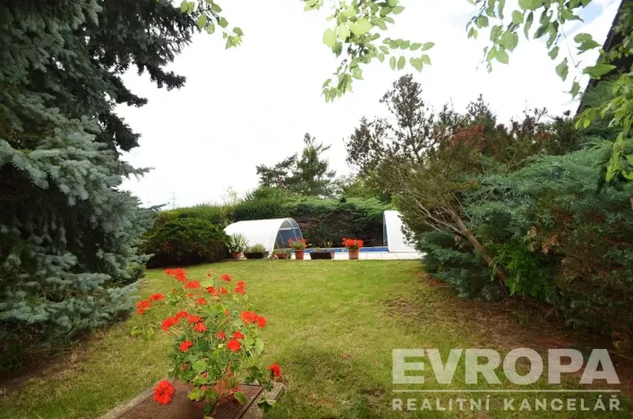 Prodej rodinného domu, Praha - Suchdol, Armádní, 400 m2