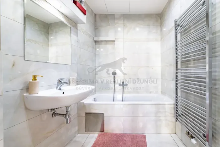 Pronájem bytu 3+1, Praha - Staré Město, Staroměstské náměstí, 108 m2
