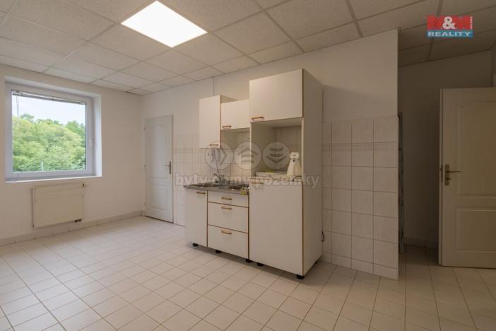 Pronájem kanceláře, Třanovice, 550 m2