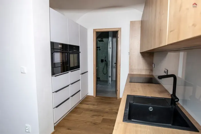 Prodej bytu 2+kk, Liberec, Na Ladech, 79 m2