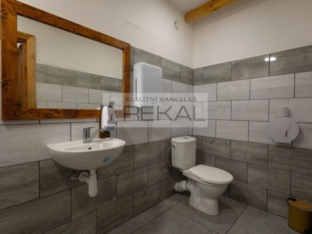 Prodej komerční nemovitosti, Stráž nad Nisou, 900 m2