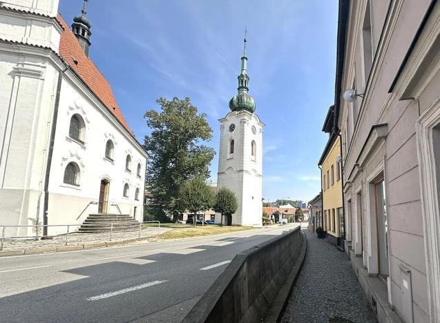 Pronájem obchodního prostoru, Pelhřimov, Svatovítské náměstí, 65 m2