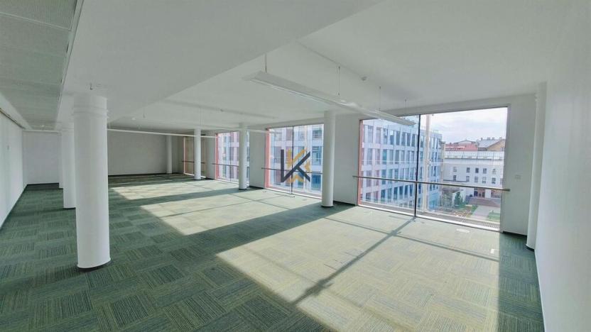 Pronájem kanceláře, Praha - Karlín, Křižíkova, 410 m2