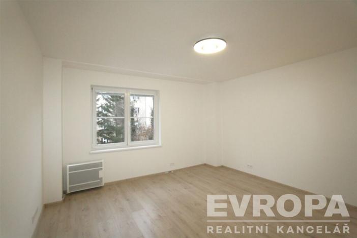 Pronájem bytu 2+kk, Praha - Žižkov, Biskupcova, 38 m2