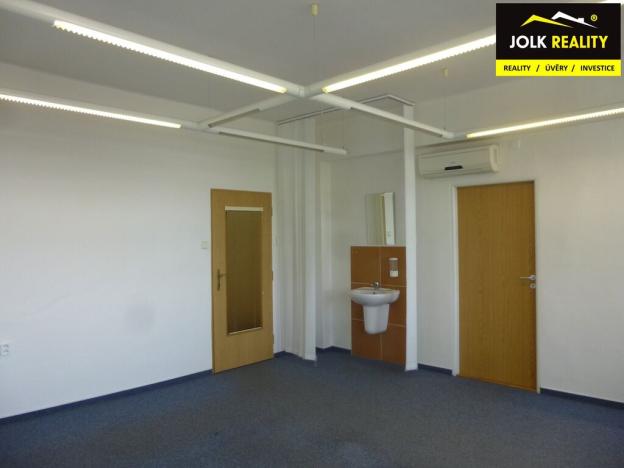 Pronájem kanceláře, Opava, Těšínská, 342 m2