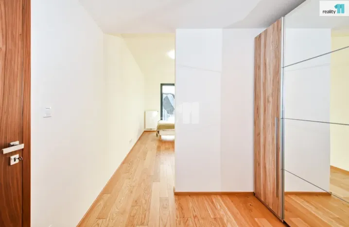 Pronájem bytu 2+kk, Praha - Smíchov, Šiklové, 70 m2