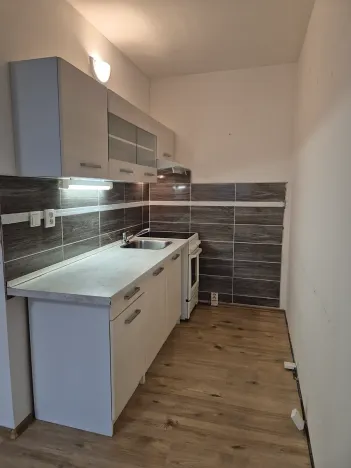 Pronájem bytu 1+kk, Teplice, Maršovská, 32 m2