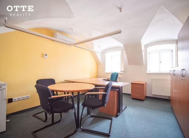 Pronájem kanceláře, Plzeň, náměstí Republiky, 889 m2