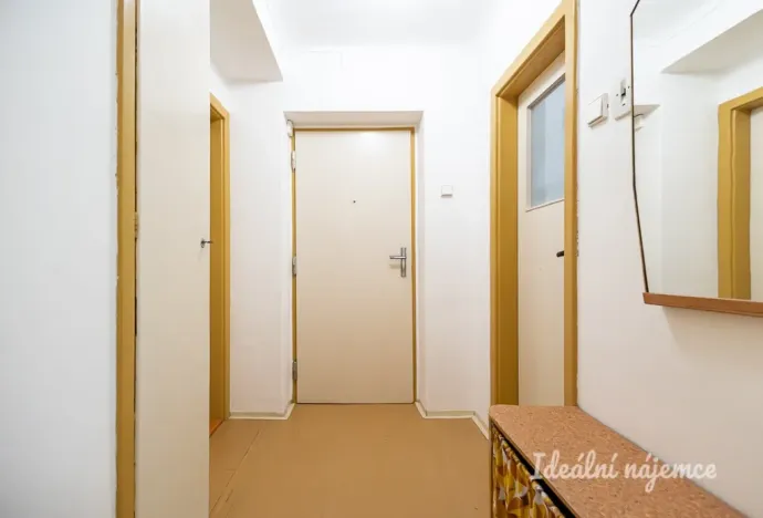 Pronájem bytu 2+1, Praha - Komořany, Krupná, 55 m2