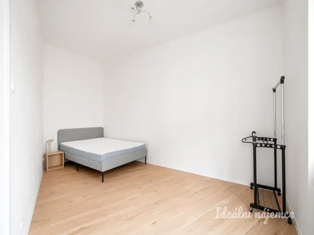 Pronájem bytu 3+kk, Praha - Podolí, Na Zlatnici, 74 m2