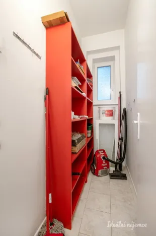 Pronájem bytu 3+kk, Praha - Podolí, Na Zlatnici, 74 m2