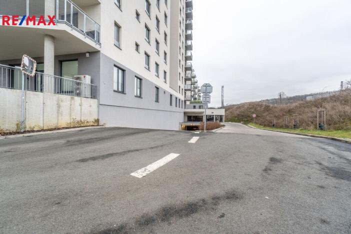 Pronájem garážového stání, Praha - Vysočany, Čerpadlová, 15 m2