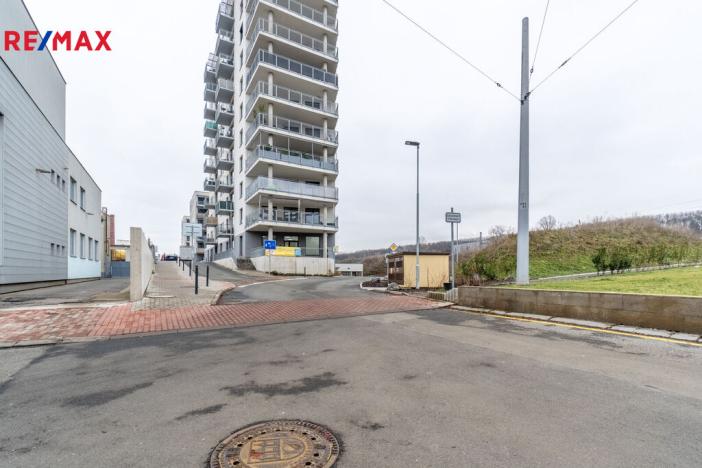 Pronájem garážového stání, Praha - Vysočany, Čerpadlová, 15 m2