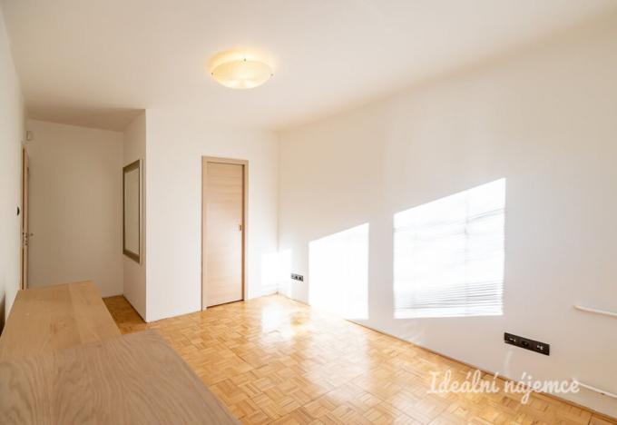 Pronájem bytu 2+kk, Praha - Libeň, Sokolovská, 51 m2