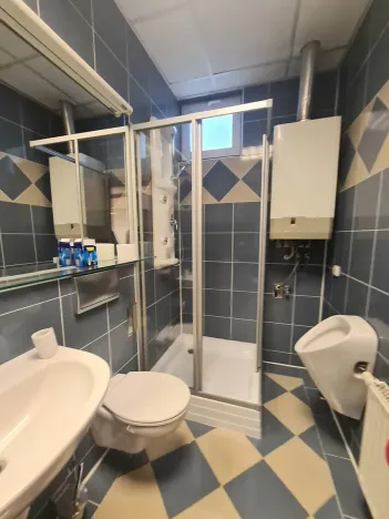 Pronájem kanceláře, Praha - Jinonice, Klikatá, 135 m2