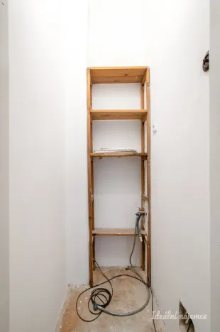 Pronájem bytu 2+kk, Praha - Bubeneč, Zelená, 44 m2