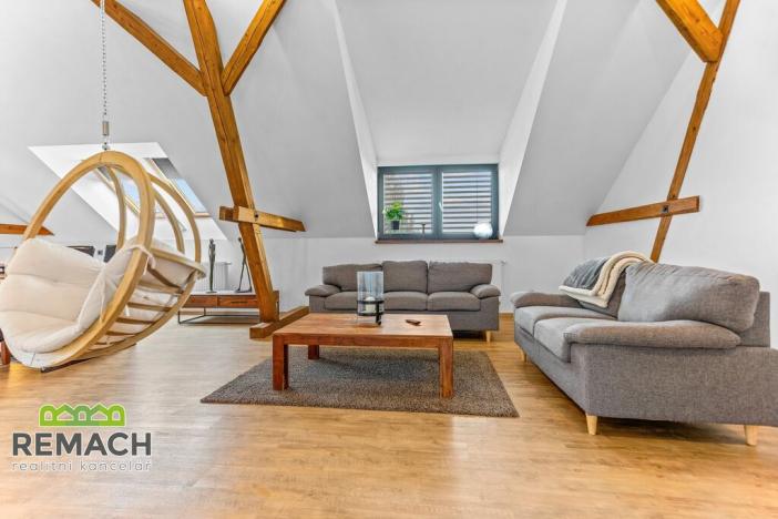 Pronájem atypického bytu, Vysokov, 120 m2