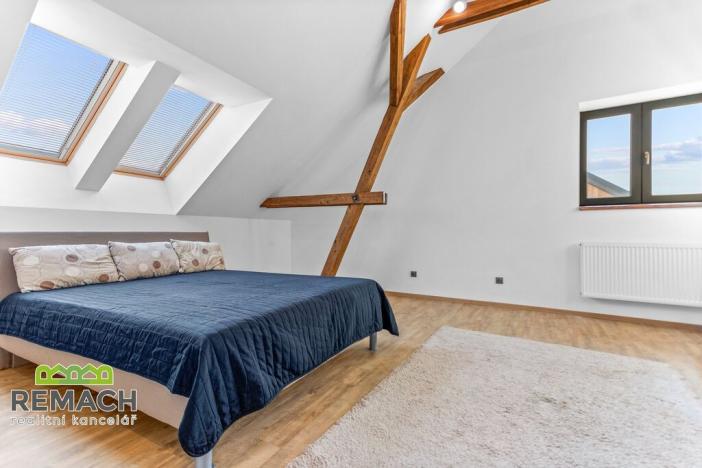 Pronájem atypického bytu, Vysokov, 120 m2