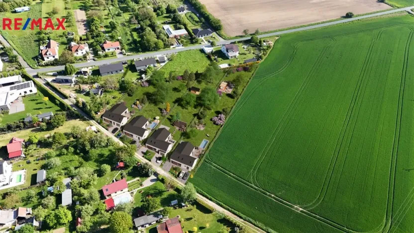 Prodej pozemku pro bydlení, Lazníky, 2100 m2