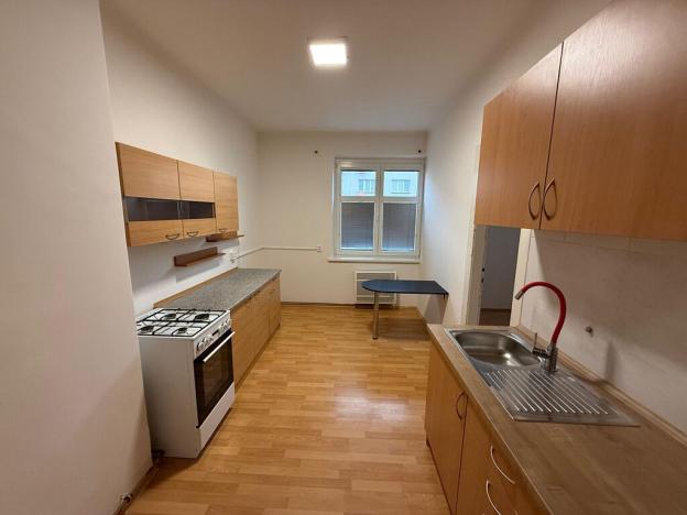 Pronájem bytu 4+1, Zlín, třída Tomáše Bati, 91 m2