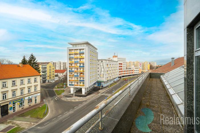 Pronájem kanceláře, České Budějovice, Pražská tř., 844 m2