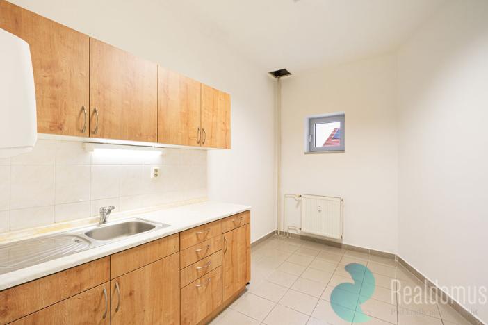 Pronájem kanceláře, České Budějovice, Pražská tř., 844 m2