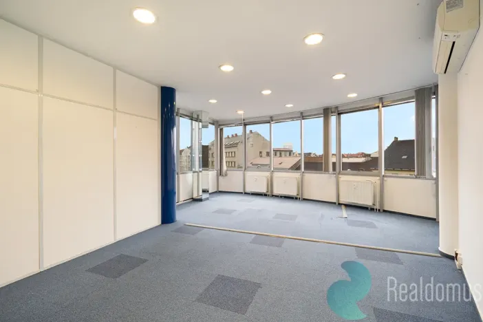 Pronájem kanceláře, České Budějovice, Pražská tř., 844 m2