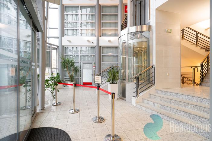 Pronájem kanceláře, České Budějovice, Pražská tř., 378 m2