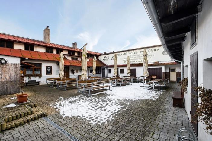 Prodej restaurace, Český Šternberk, 480 m2