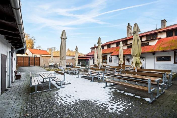 Prodej restaurace, Český Šternberk, 480 m2