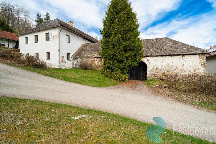 Prodej zemědělské usedlosti, Chroboly - Lučenice, 200 m2