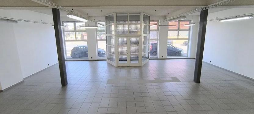 Pronájem obchodního prostoru, Cheb, Dyleňská, 826 m2