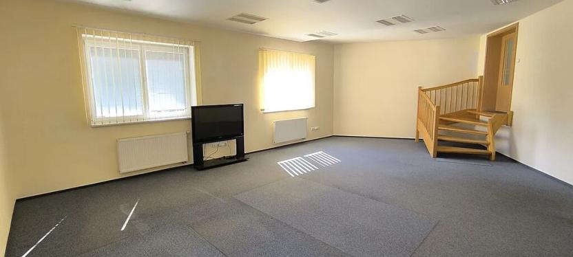 Pronájem obchodního prostoru, Cheb, Dyleňská, 826 m2