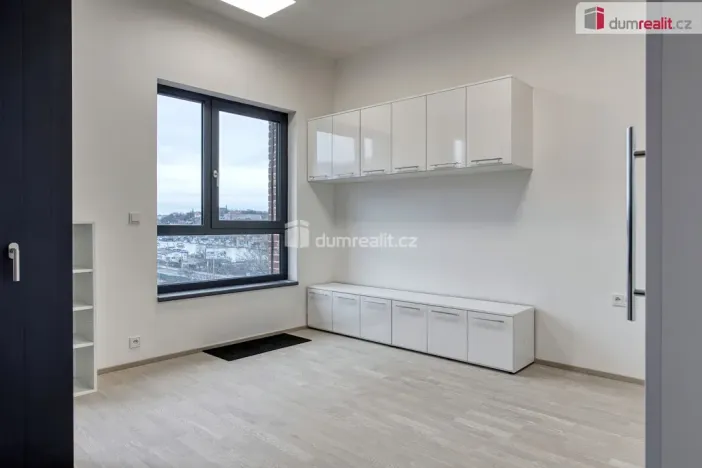 Pronájem bytu 1+kk, Praha - Smíchov, U Lihovaru, 29 m2