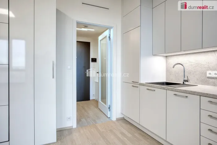 Pronájem bytu 1+kk, Praha - Smíchov, U Lihovaru, 29 m2