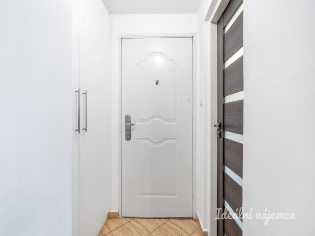 Pronájem bytu 1+kk, Praha - Břevnov, Za Strahovem, 24 m2